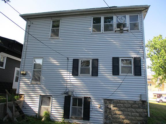 5th image of 741 W Willow St