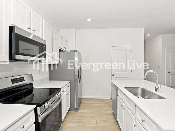 2nd image of 138 Shenandoah Ln