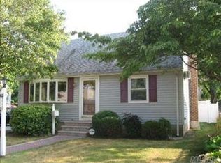 2228 6th St, East Meadow, NY