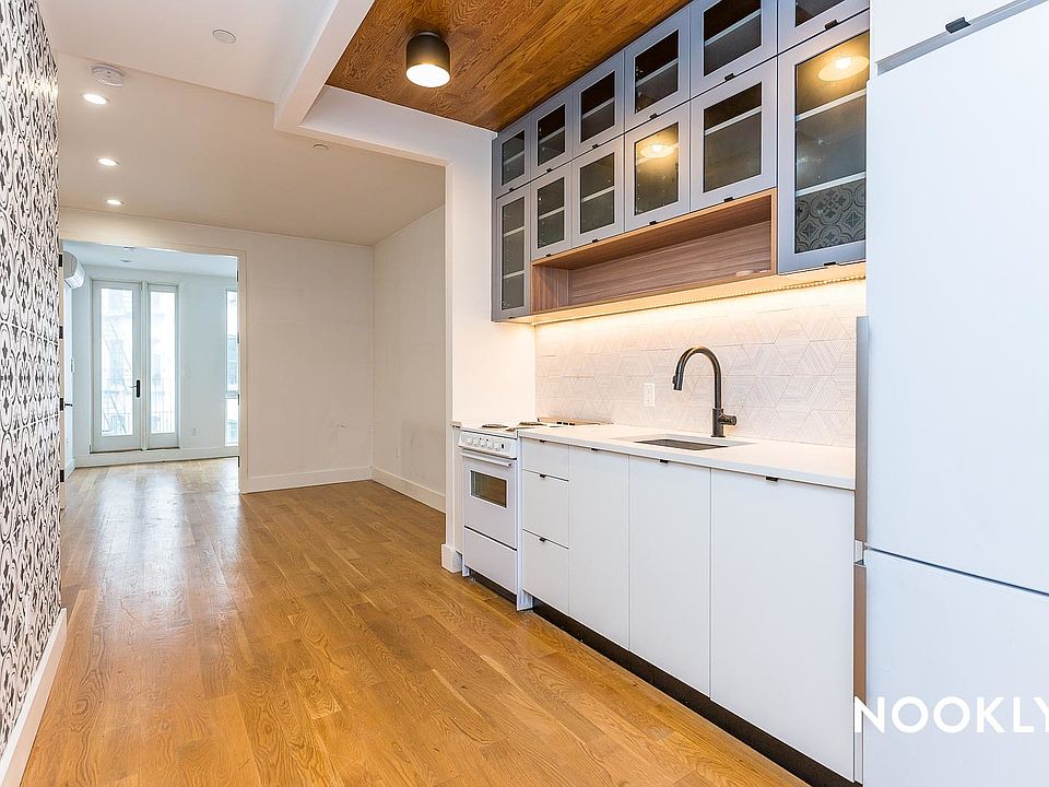 1st image of 195 Sullivan Pl APT 3C