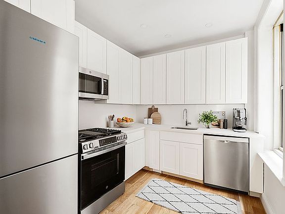 3rd image of 251 W 98th St APT 3A
