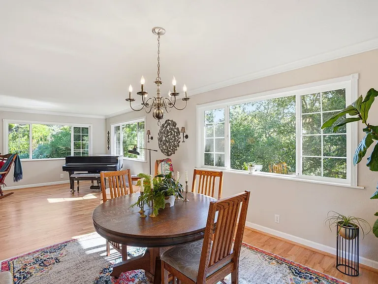 241 Soledad Dr — Photo 13