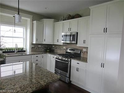 3rd image of 6073 Meadow Lake Dr