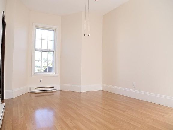 4th image of 520 Saratoga St