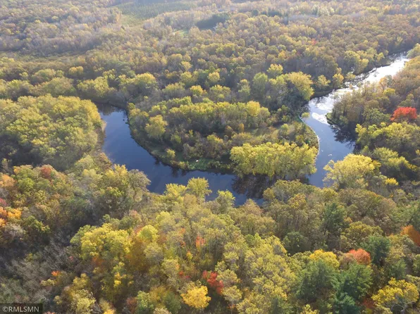 2824 W River Rd, Mora, MN 55051
