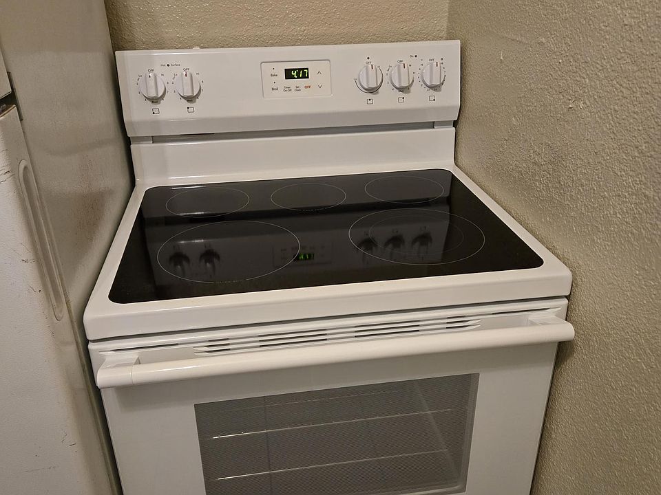 Brand new glass top 5 burner stove.
