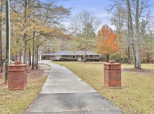 27 Helen Dr, Sharpsburg, GA 30277