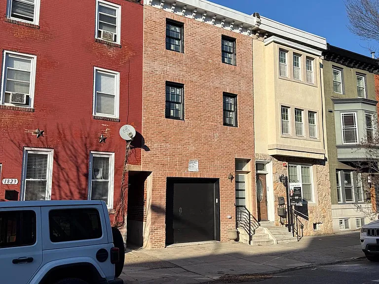 1821 Christian St — Photo 21
