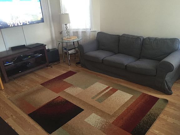 2nd image of 144 Bay 34th St #2