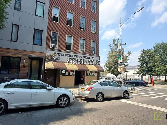 2nd image of 96 Bedford Ave #1C