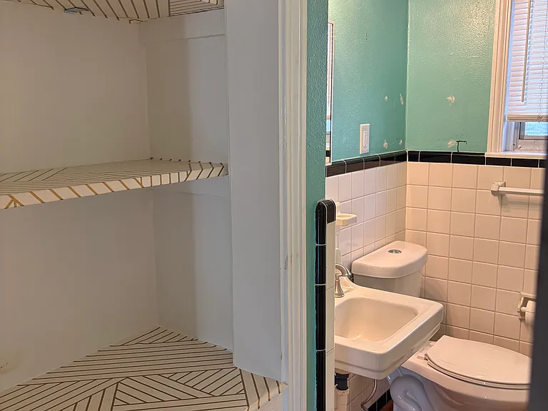 500 35th Ave N #1 — Photo 4