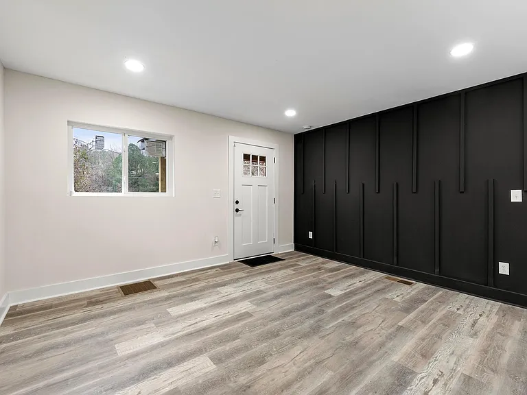 2425 Clarissa Dr NW — Photo 4