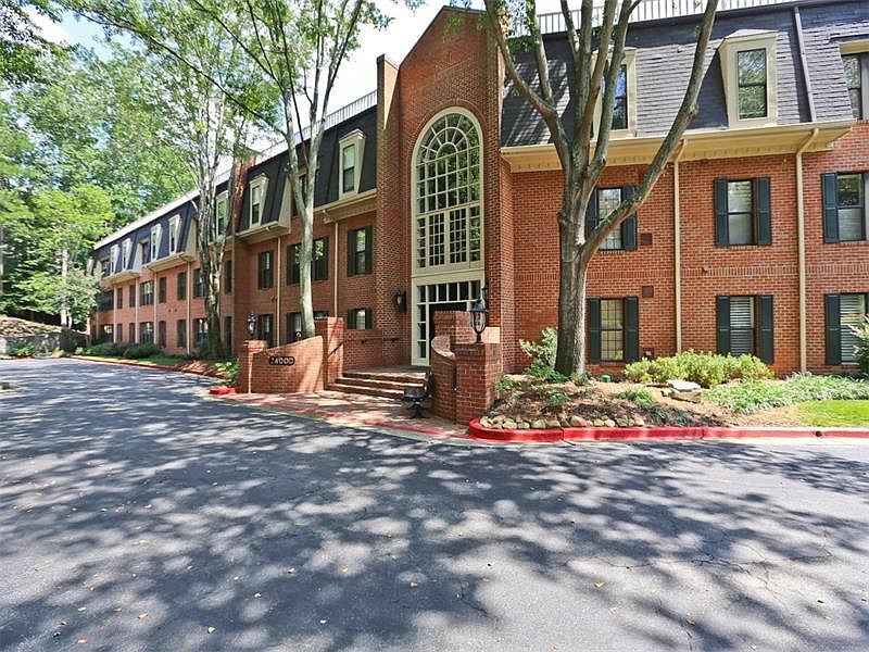 1st image of 24101 Plantation Dr NE #101