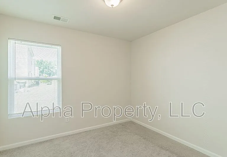 304 Long Grove Ln — Photo 15