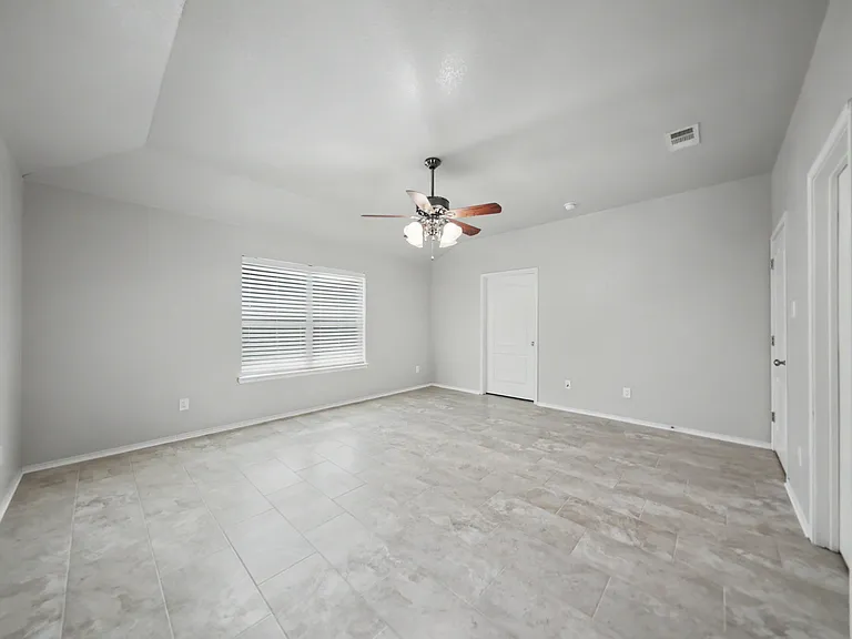 2103 Jefferson Ct S — Photo 13
