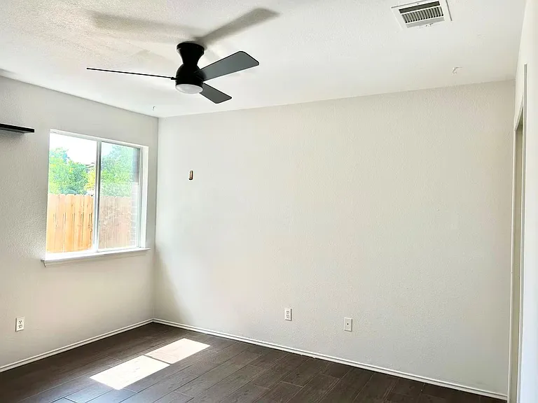 615 Settlement St — Photo 22