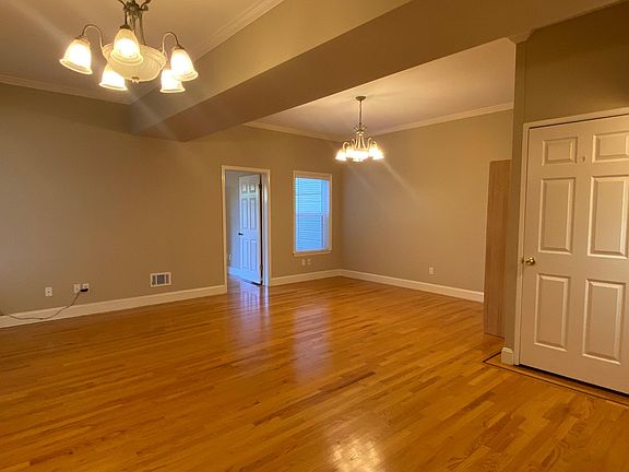 2nd image of 716 8th Ave