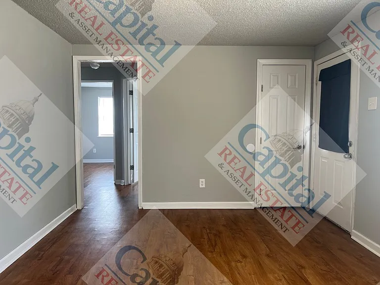 407 E Key Blvd — Photo 3