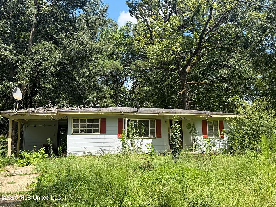 1st image of 3040 Woodside Dr