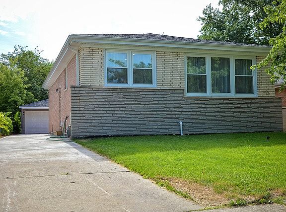 2nd image of 9054 S Parkside Ave