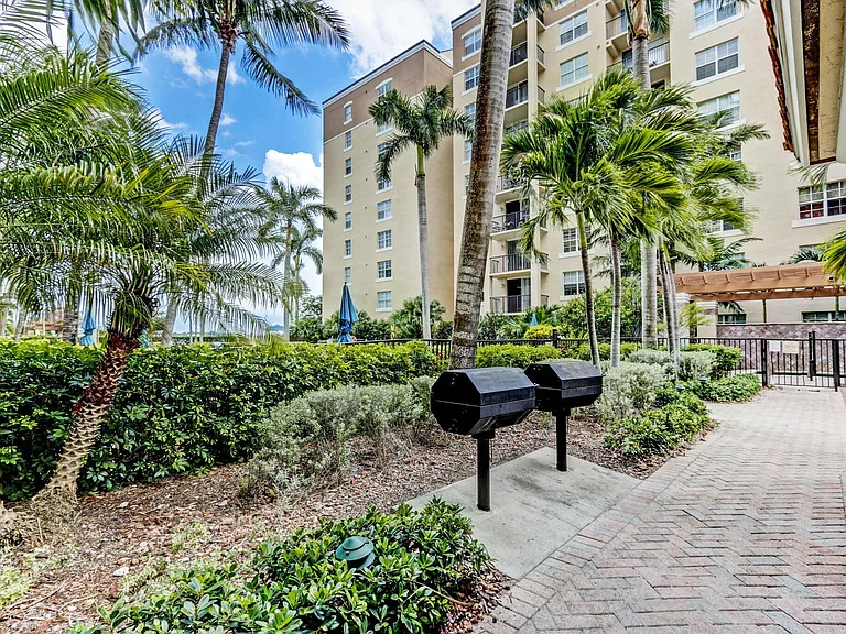 1805 N Flagler Dr #115 — Photo 35