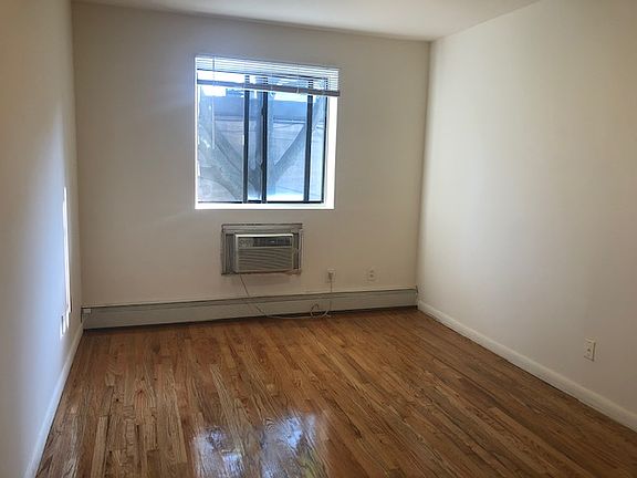4th image of 7544 113th St APT 2B