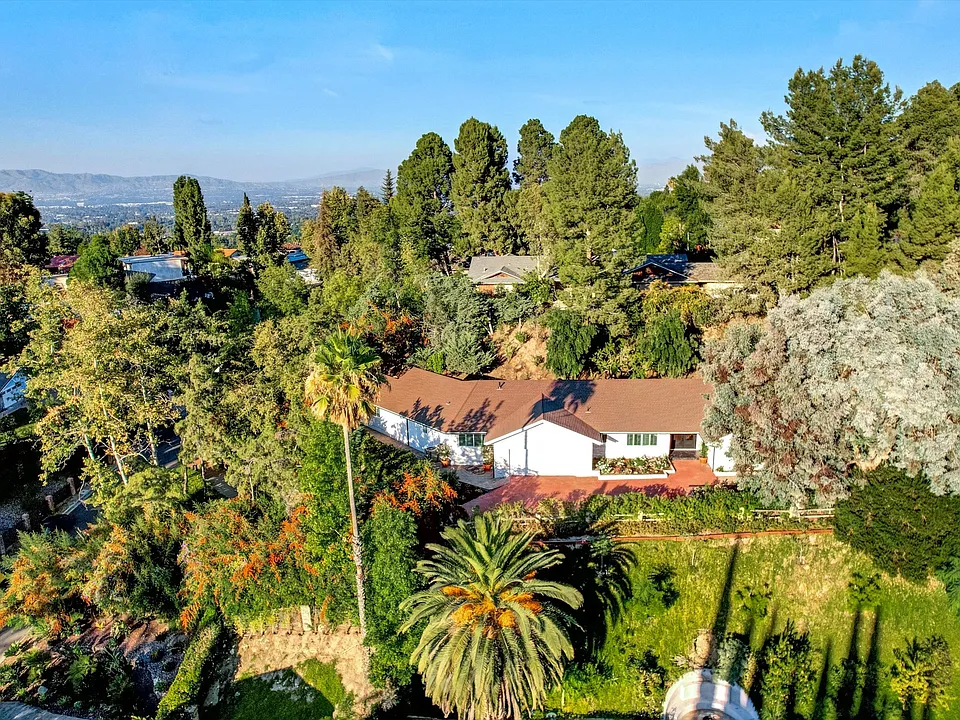 4732 Del Moreno Dr