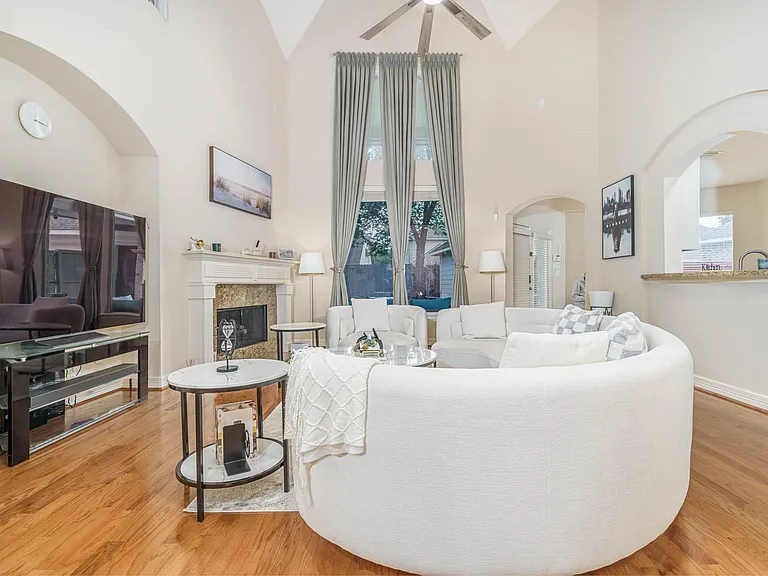 6515 Costa Sienna Ln — Photo 17