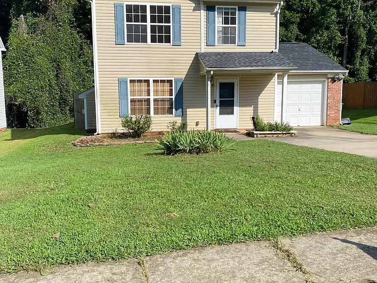 1405 Clooney Ln — Photo 1