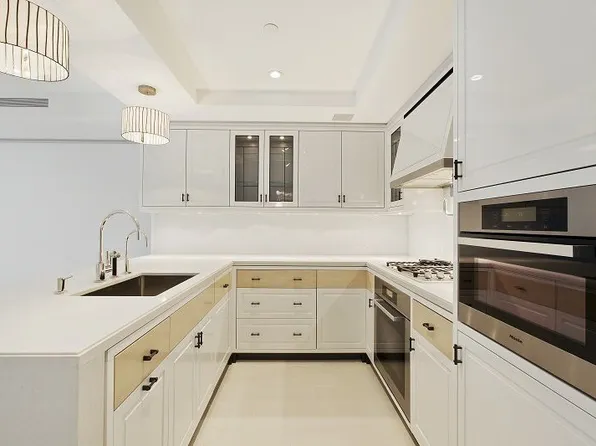 21 E 61st St APT 5C, New York, NY 10065