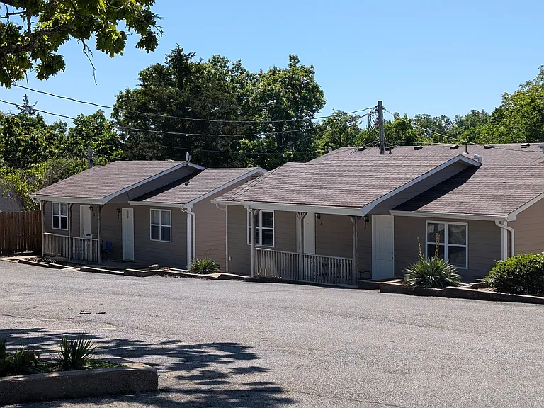 Deer Run Apartments — Photo 1