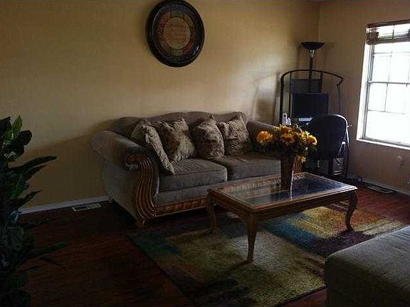 5th image of 9612 Pepperidge Dr