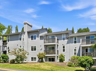 Coventry Place, Kenmore, WA 98028