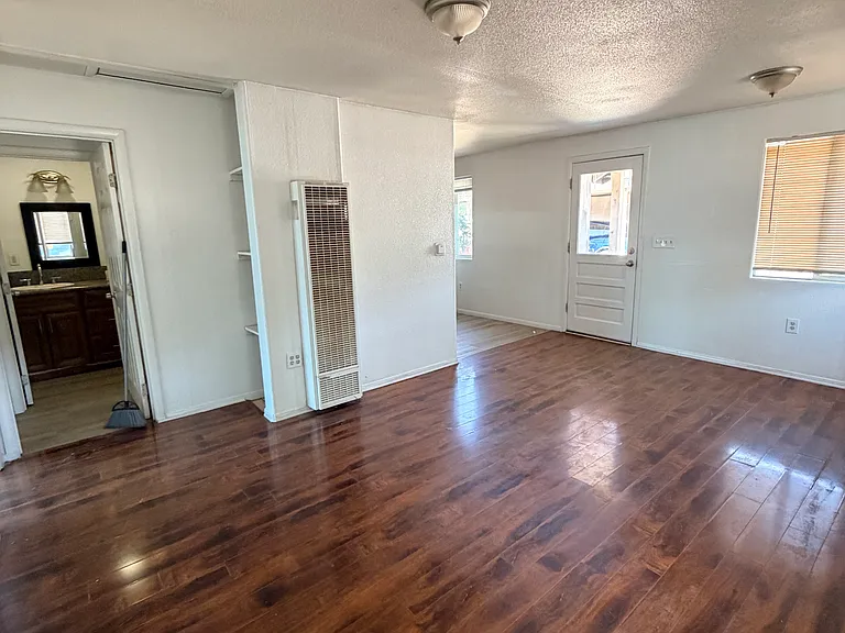 2120 N Sierra Way — Photo 3