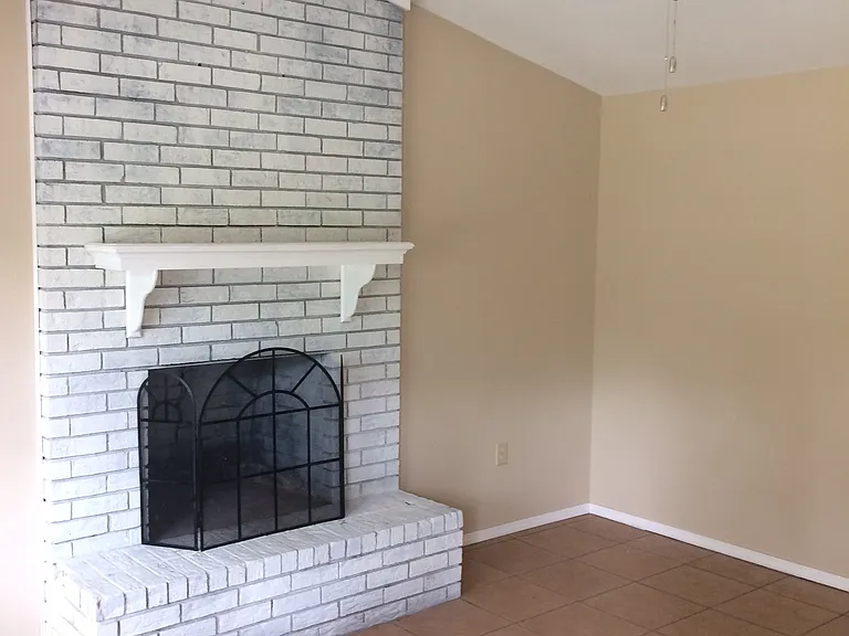 4003 Walnut St — Photo 2