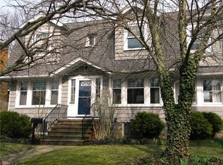 2661 Shaker Rd, Cleveland Heights, OH 44118