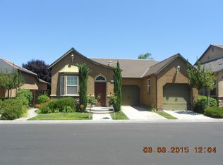 3671 Vermont Ln, Clovis, CA 93619
