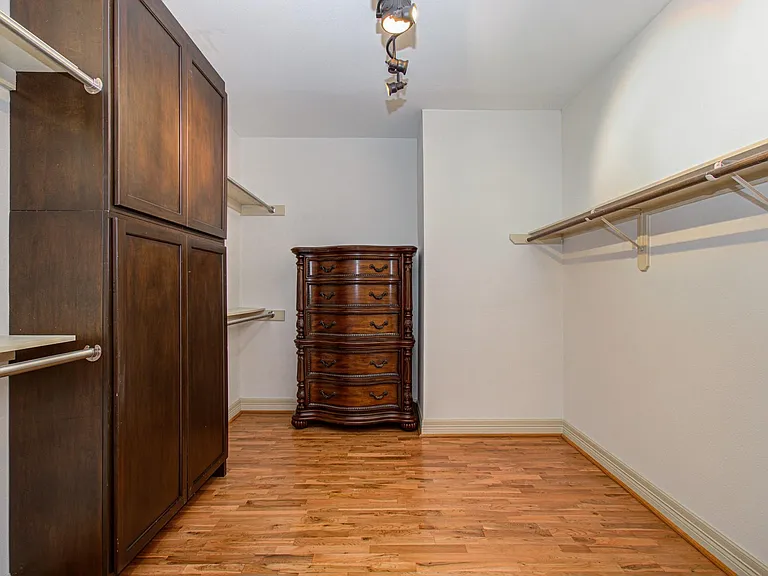 2920 Payson St — Photo 36