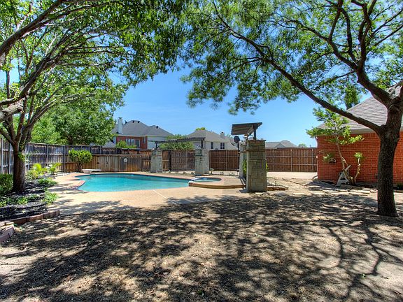 Backyard-will be seeded gras