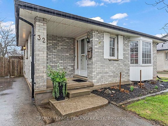 3rd image of 32 Glenroy Rd