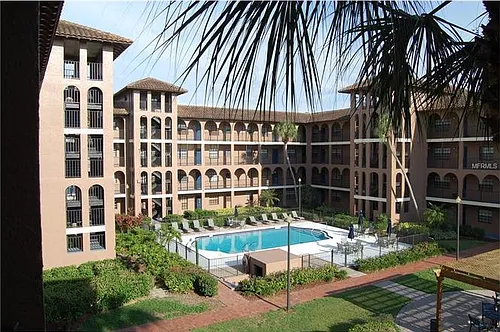 6100 Gulfport Blvd S #304 Photo 1
