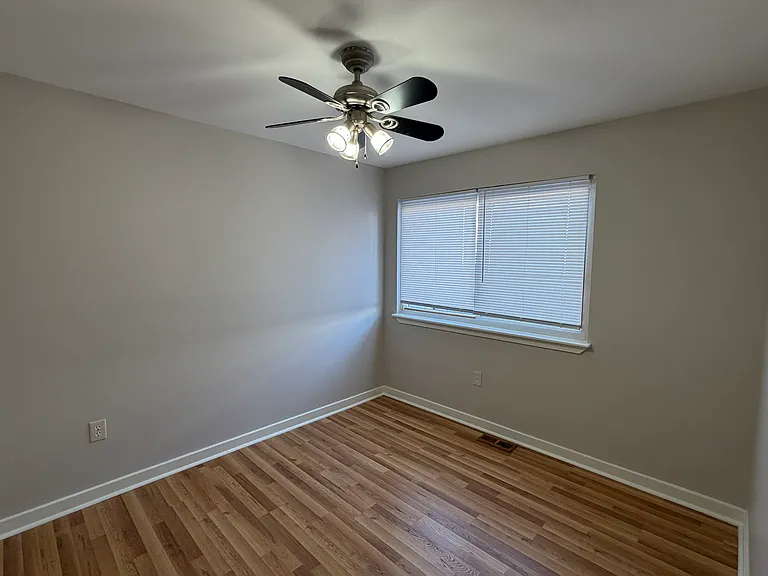 64 Hawthorne Ct NE — Photo 8