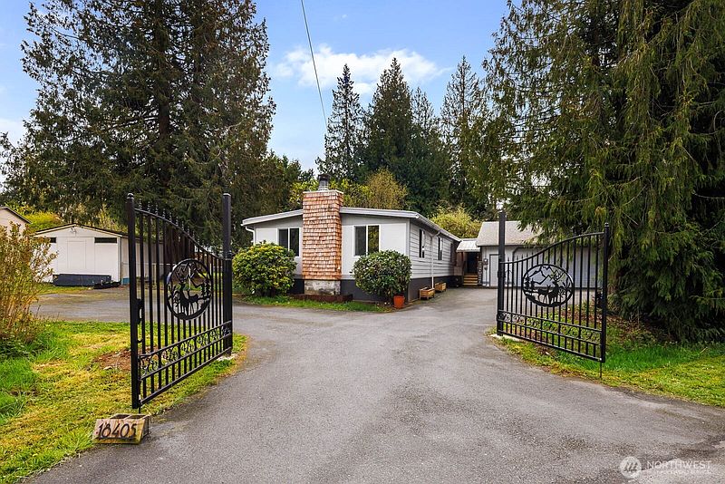 2nd image of 18405 SE 162nd Street