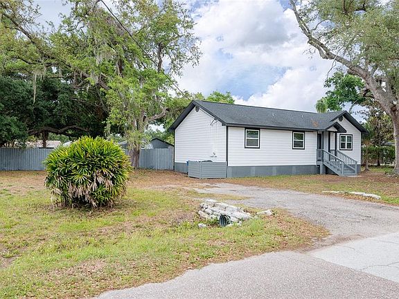 2nd image of 8812 Dyer Rd