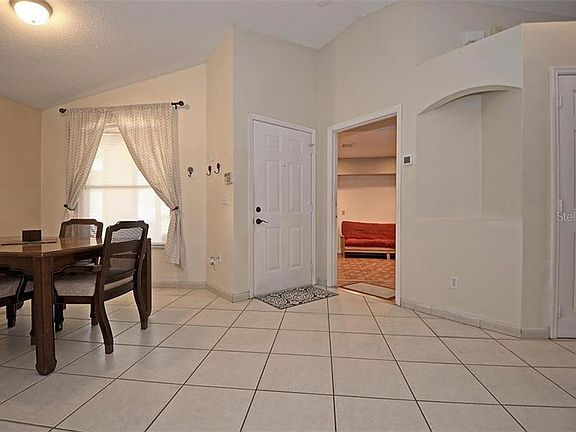5th image of 8828 Valencia Oaks Ct
