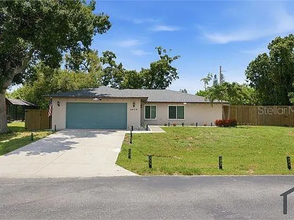 4404 Meadow Creek Cir, Sarasota, FL 34233