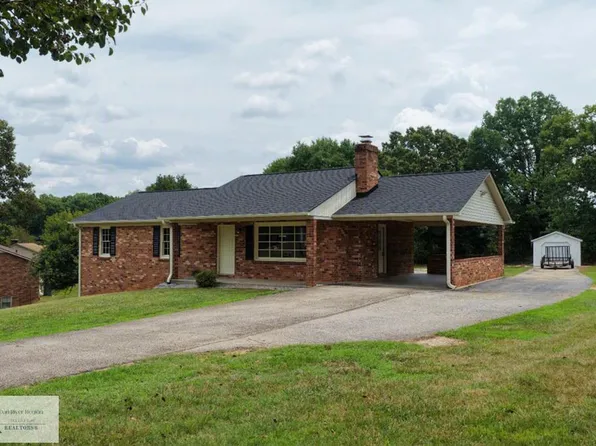 1688 Buckhorn Dr, Danville, VA 24540