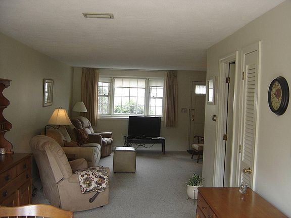 5th image of 9 Louisburg Square #9