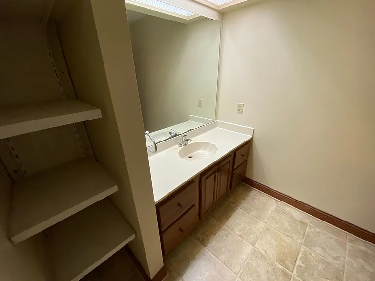 700 Grove Ave — Photo 29
