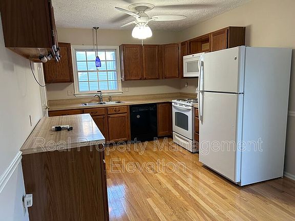 3rd image of 123 Dogwood Rd
